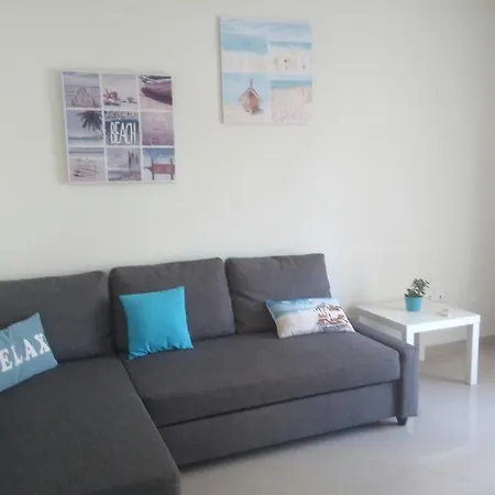 Sunny 50m From The Beach Daire