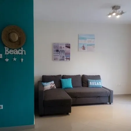 Daire Sunny 50m From The Beach *