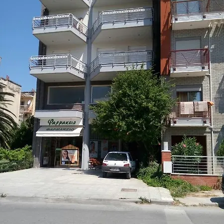 Daire Sunny 50m From The Beach Peraía
