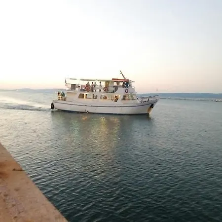 Sunny 50m From The Beach Daire *